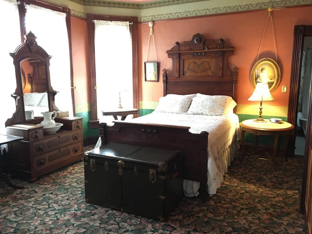 Geiger Victorian Bed And Breakfast Tacoma Exterior photo